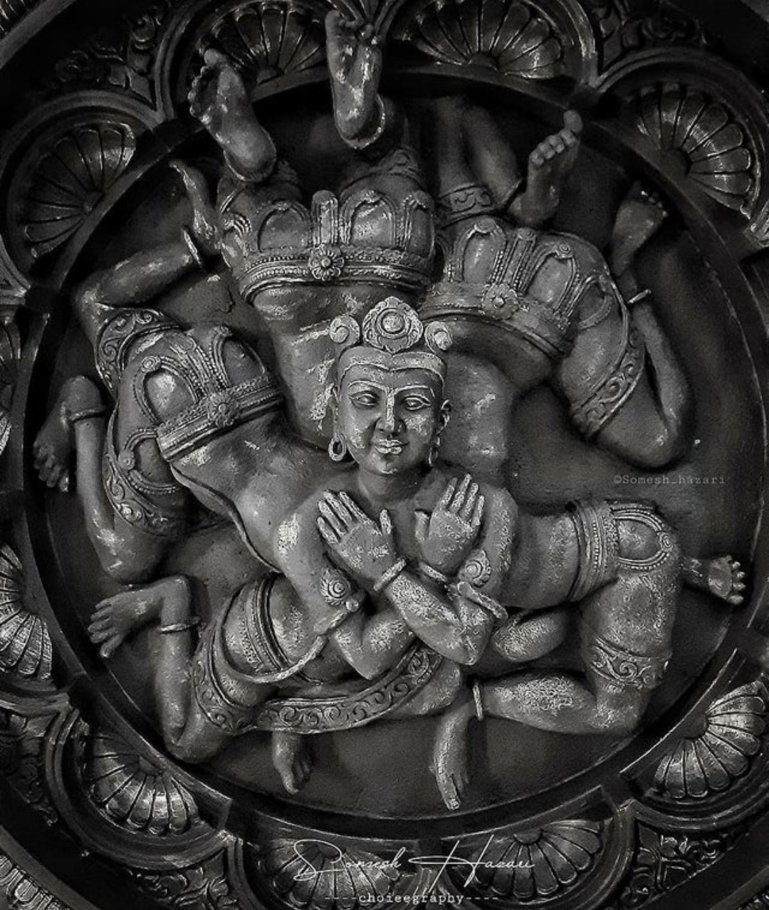 DID YOU KNOW?
A wonderful sculpture of Sri Krishna is on the ceiling of Harihareshwar. 
Sri Krishna ...