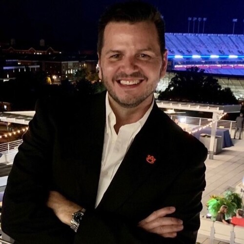 small biz owner, Libertarian-leaning conservative, Auburn football, skiing, travel,Edgewood Mayor