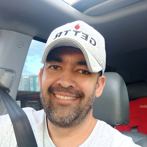 Temente a Deus, casado, pai de menina, defensor dos bons costumes e da família tradicional.