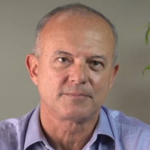 Engenheiro, empreendedor, autor de 4 livros, ex-secretário de estado, suplente de deputado federal e de vereador e pai.