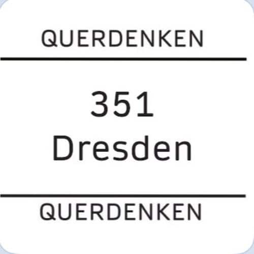 Als Demokraten treten wir für Menschenrechte, Demokratie und Frieden ein und fordern die sofortige Wiederherstellung unserer Grundrechte.