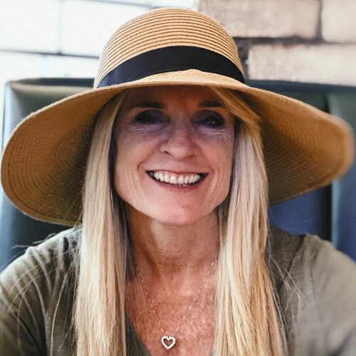 Believer I Entrepreneur I http://niftypackage.co I Mother I Grandmother I Grief/Life Coach I Conservative Values