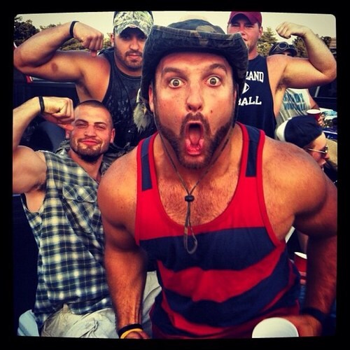 Official Twitter acct of former Big Red Rocketeer, UCONN Husky &  KC Chiefs fullback Anthony Sherman. #ChiefsKingdom #Go...