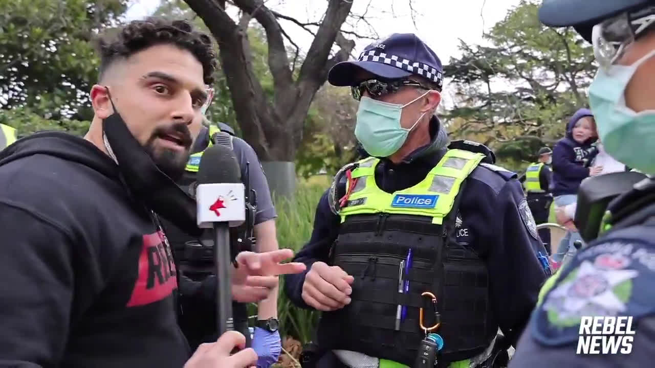 Today police surrounded me for allegedly "not being a Victoria Police accredited journalist". 

Seri...
