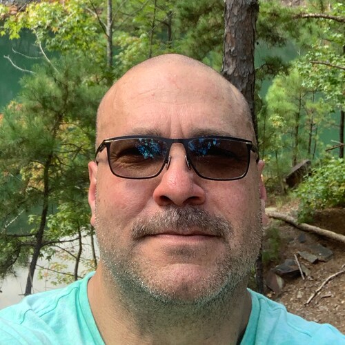 Love Jesus, family and the folks God places in my path.