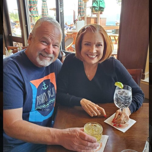 Retired Realtor.  Love Trump.