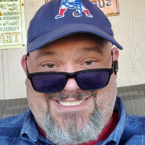 Just a doufus with opinions. Not impressed anymore.