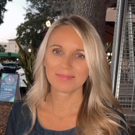 Mom/Wife, Entrepreneur, Creative Director, Stock Trader 📈, Conservative 🇺🇸