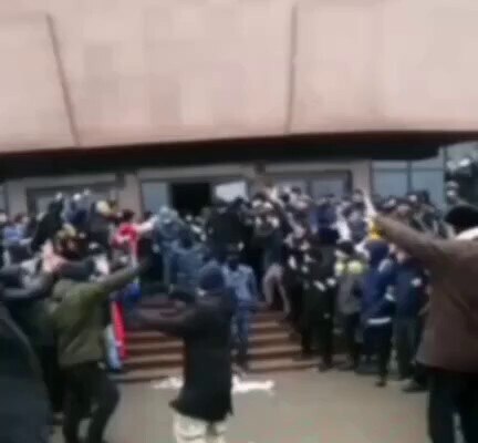 ⚡The security forces in Atyrau completely surrendered and went over to the side of the protesters