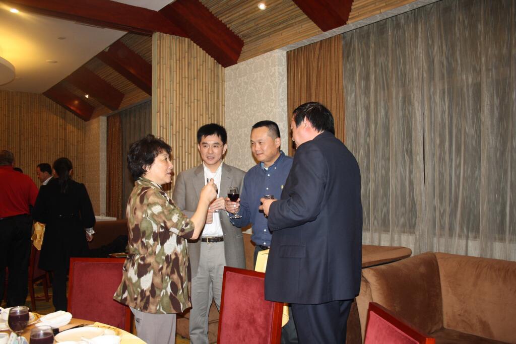 这个张骗子……原来是共产党的统战干部……