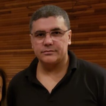 Eu sou um leitor ávido e também gosto de escrever!