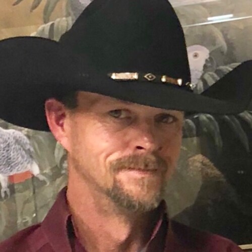 Gun totin’ flag wavin’ beer drinkin’ poker playin’ gold prospectin’ Patriot. 
Single father trying to keep freedom for future generations.