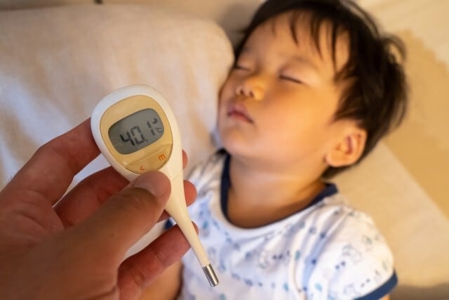 子どもが熱を出したら

風邪やウイルス性疾患や胃腸炎などで小児科にかかる親は後を絶ちません。
親たちは自分が子供を真の意味では苦しめていることをわかっていないようです。
たとえば解熱鎮痛薬は重要な医原...