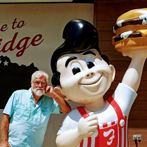 Retired USAF,  MAGA, Trump Deplorable to the end!.  United we stand Divided we fall. 🇺🇲 We the first generation allowi...