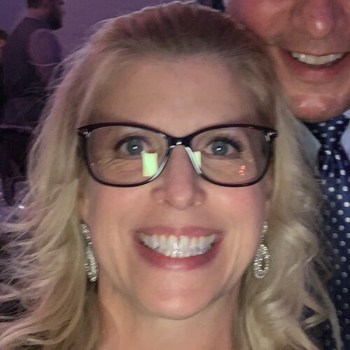 Faith✝️Wife❤️Mom to👫and🐈 
Certified Keto/Carnivore Coach🤝 Love to Row🚣 Foodie👩‍🍳🥩Traveler🌍