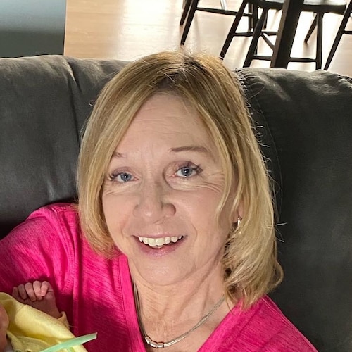 Christian,Conservative,freedom loving , patriotic mom,grandma. No DM please, 
back the blue#free speech#stop vaccine mandates# borders work#America first#