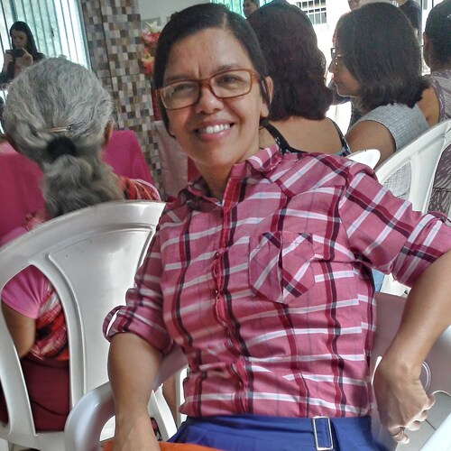 "Gosto dos que me criticam, pois me  corrigem, aos que me elogiam pois estes me corrompem"