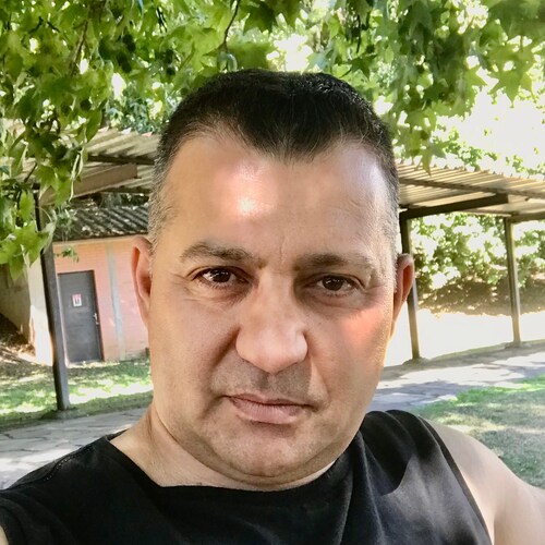 Sou Policial Militar 1° Ten RR, Médico Veterinário atuante em odontologia equina! Sou de direita, cristão e apoiador inc...