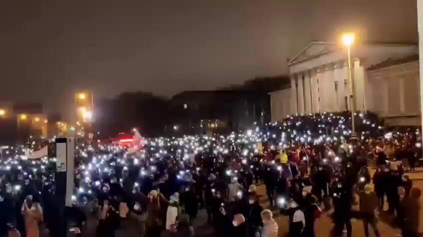 Munich out in force tonight as German lawmakers discuss forced covid jabs, power in numbers, resist with everything you've got!