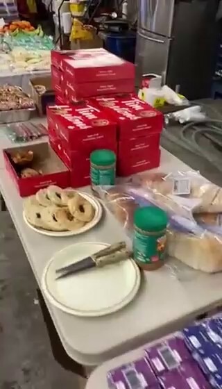 Truckers and protesters in Ottawa, Canada are being well taken care of by the community! 🇨🇦

Credi...