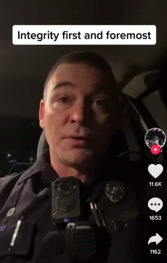 A Police Officer in The United States has a message 
🇺🇲