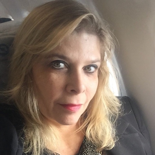 Médica Endocrinologista com prática Ortomolecular e Estética