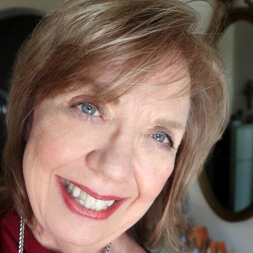 Dental hygienist | Writer | Editor | Designer | Camera artist | Soldier for Trump