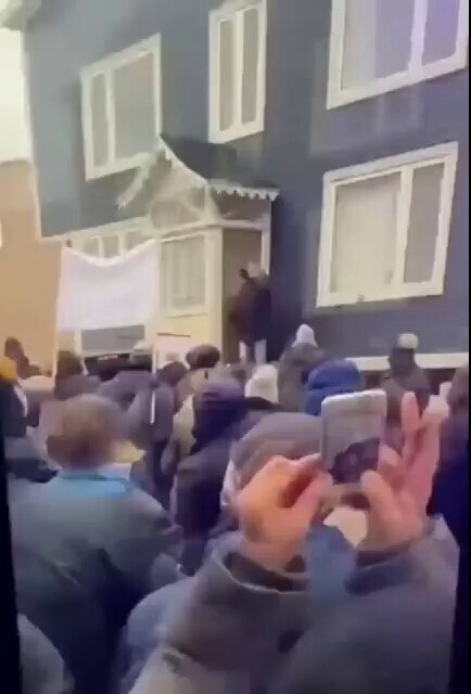 🇫🇷 FRENCH PEOPLE THROW MUD AT GLOBALIST PARASITE ⚡💥

Protesters against vaccine passports threw mud on LREM (political party) deputy Stéphane Claireaux in front of his home on the French island of Saint-Pierre-et-Miquelon because of his support for vaccine passports.