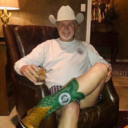 ⭐️ Proud Native West Texan 🇨🇱 / 1A / 2A🇺🇸/ Patriot / #MAGA / #KAG /Okla State 🏈/ Hitched / Raconteur ⭐️