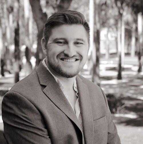 Jesus Christ is my Lord and Savior. Conservative millennial. Electronic musician/artist. Former YouTuber. Bookworm. Game...