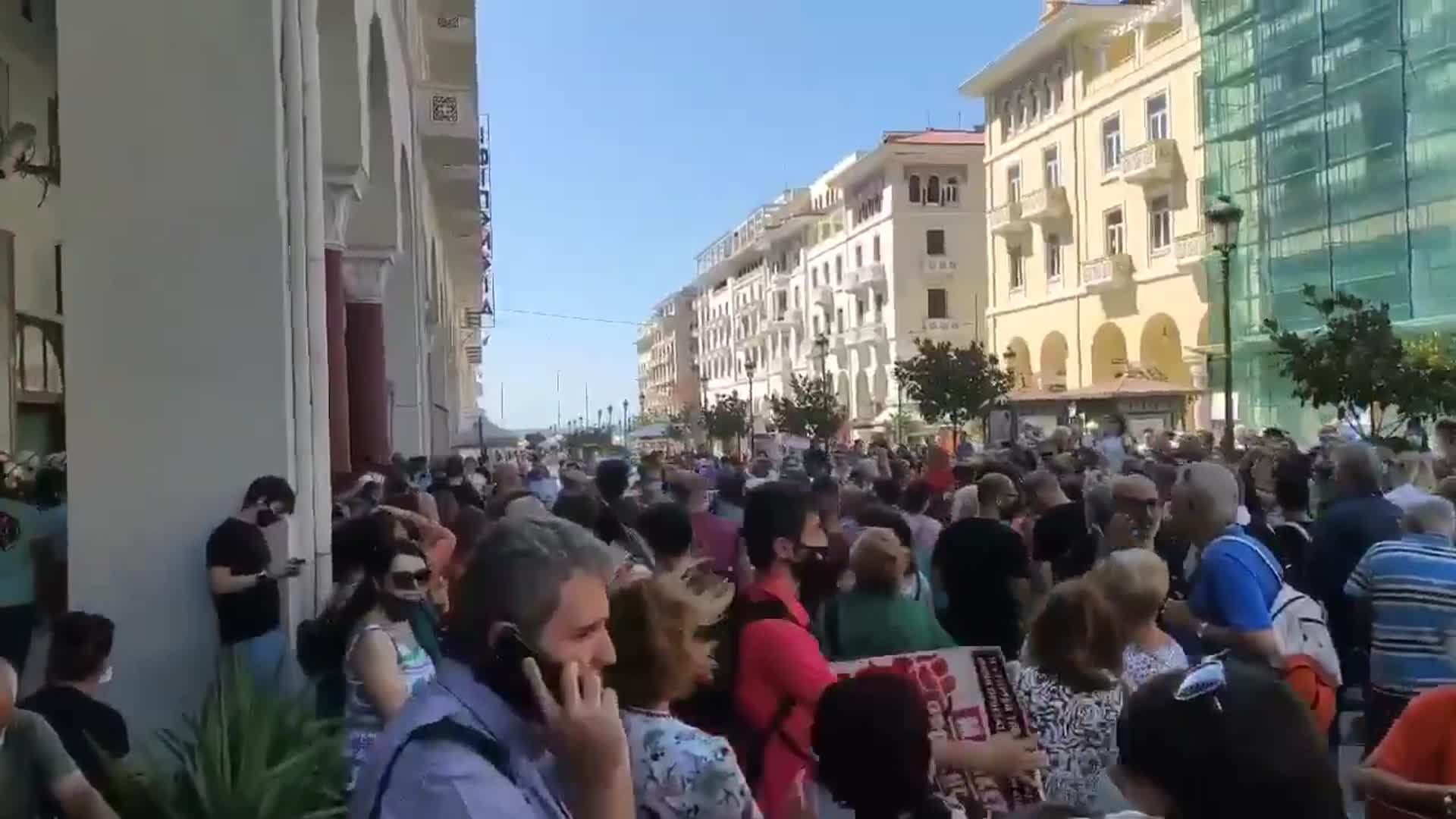 ✨Dr. Awaking✨
何千人ものギリシャ人医師が「DNA変化ワクチン」に対する抗議を！！