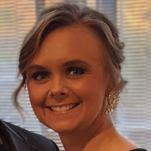 Proud conservative who supports President Trump, freedom, and personal choice  Full time momma of 4, full time employed,...