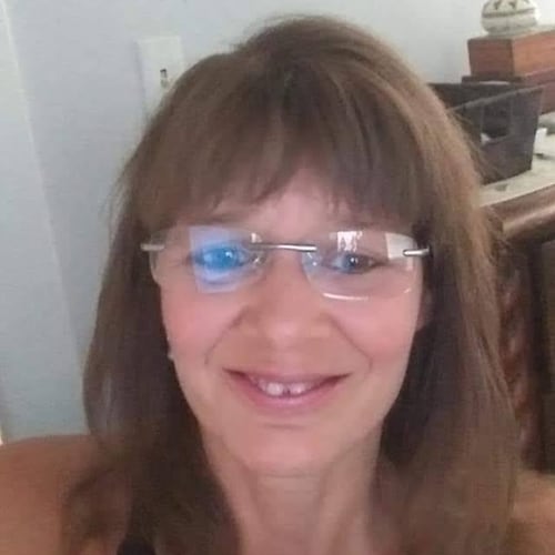 my name is Gloria and I am a Child of God!
Do not tread on me, I will not comply! 1A, 2A, love our country and our Veterans. 
America FIRST
🇺🇸 🇺🇸 🇺🇸