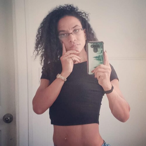 I'm a mother of 4 and I love America and what she stands for! The constitution is what we live by, all Glory goes to God...