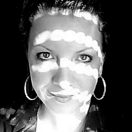 Medium, Healer, Reiki Master, Yoga, Telepathie 
Mother Earth Lover
Chance and Connect
Golden Thruth