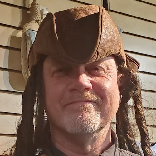 Follower of Jesus Christ, Husband, Father, Veteran, Educator, Conservative, 100% Patriot!
