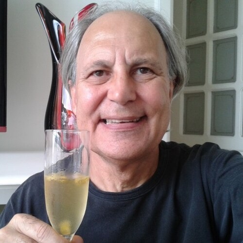 Pela liberdade de expressão.