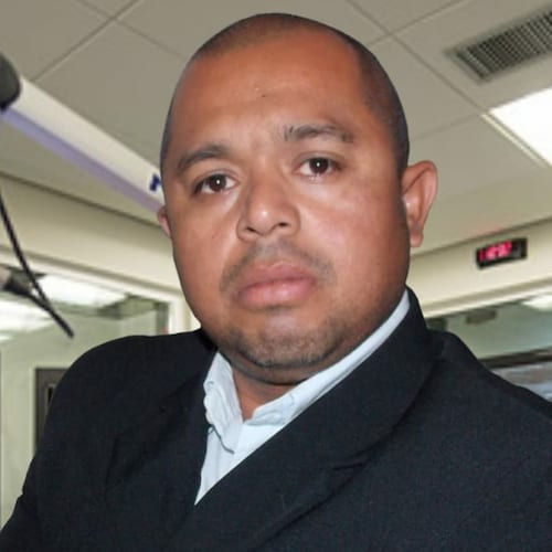 Journalist & Announcer Presenter of the Point Mix Dj Program, FM/AM Radio Entertainer, Specialized in Communication to t...