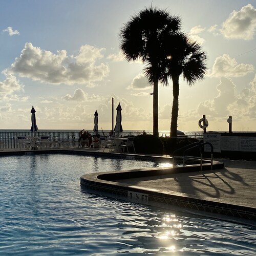 All you need to know about me is ✝️Conservative REP.  Thank God for President Donald J. Trump we need him back. Kick the...