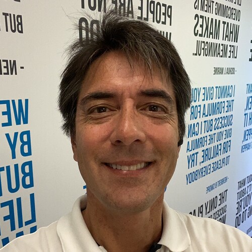 51 yr old Aussie’ Licenced real eatate agent with Masters in Info’n Science, ashamed of how democracy has been hijacked ...