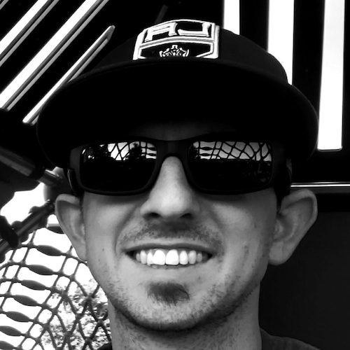 ⛪🇺🇲🇷🇴🛩️🔫