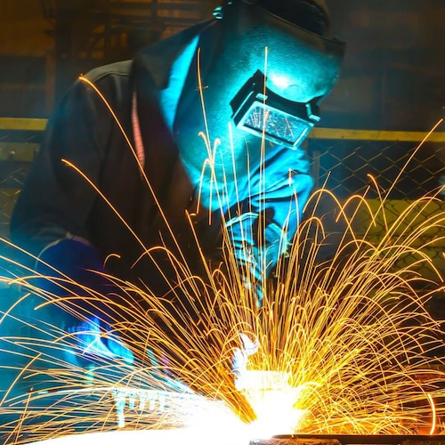 Former biz exec—major transportation, manufacturing, international. Parents WWII refugees. Midwestern.