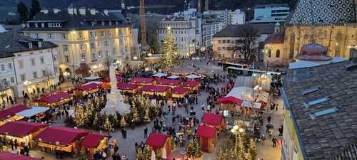 Weihnachtsmarkt am Walterplatz in Bozen, hier ist die Welt noch in Ordnung