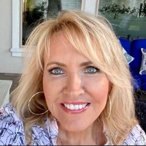 The Houston Chron actually let a conservative blogger be featured for 10 yrs, and it was me. Fox26 Political Pundit 4 yr...