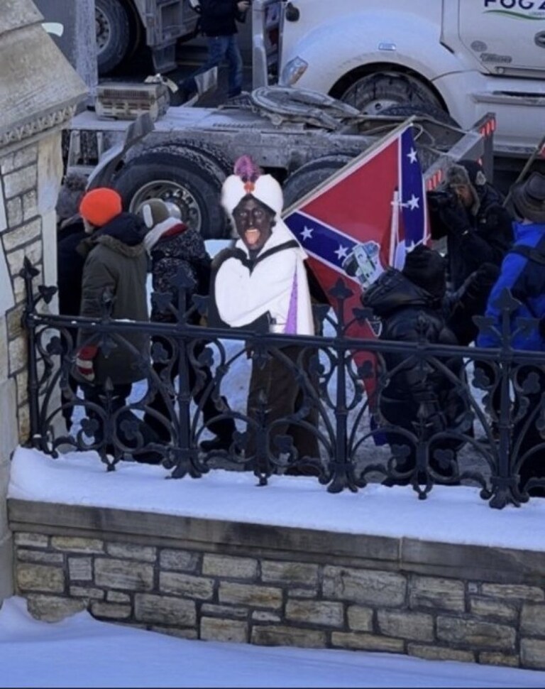 I think there are glowies at the truckers protest.