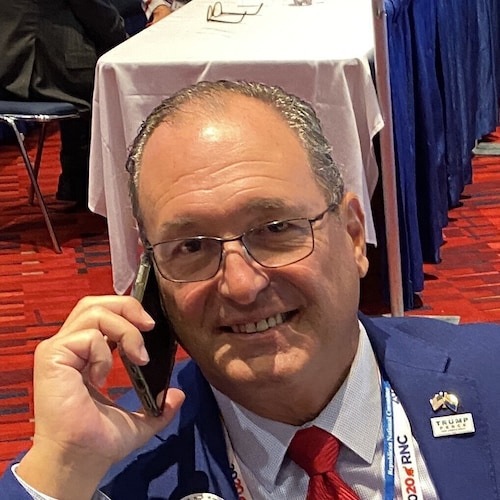 🇺🇸 Patriot, Veteran, Emergency Physician, husband of @kelliwardaz, father - drinker of 🍷and 🥃. #AmericaFirst
rumble:...