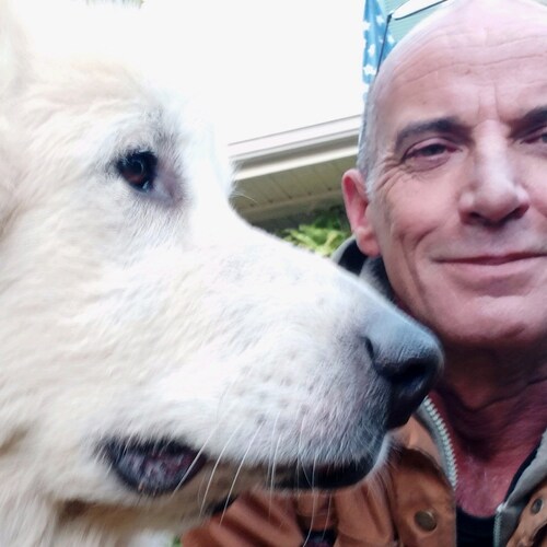 Discover the real America. Take the backroads. 🏞🏜🌄🏖 Proud American 🇺🇸💫 Big Rig glass installer 🚛💨 Butler says R...