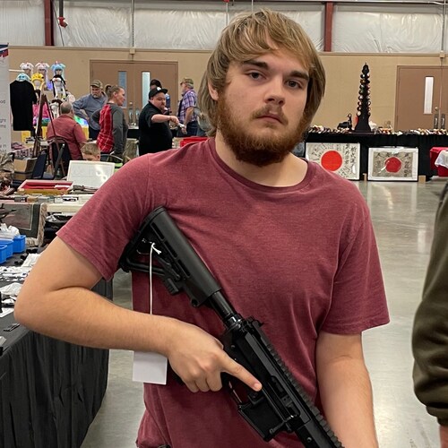 YouTube - Clay Brazil
Instagram - braz.d_50