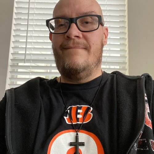 patriot , pro life, trump republican, single, father, Christian, Bengals fan. whodey