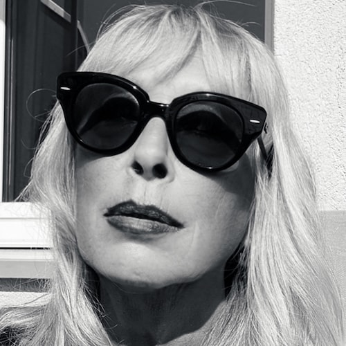 Mariee, contre ces lois liberticides et cette propagande vaccinale😉